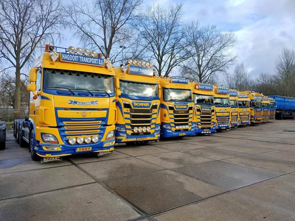 Een enthousiaste chauffeur met enige ervaring in het vak en een geldig CE-rijbewijs